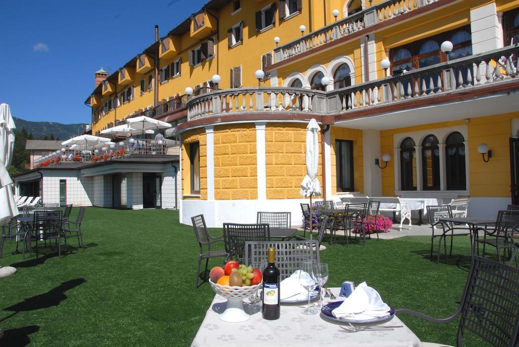 Grand Hotel Astoria Lavarone Eksteriør billede